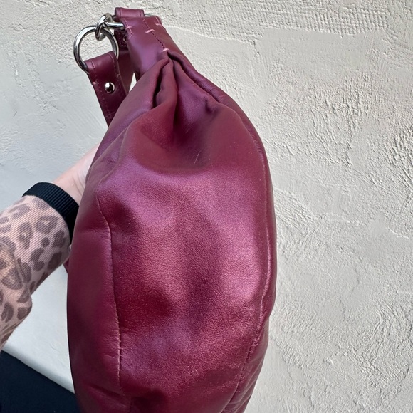 🍠Coach Ali 2 Way Convertible Hobo/ Crossbody Metallic Burgundy F13708 🍠 - Picture 7 of 10